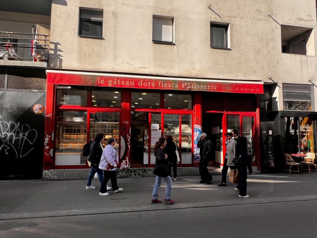 Le gâteau doré fiesta Pâtisserie - outside