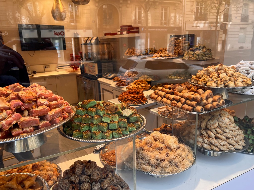 Middle Eastern pastries in 16e