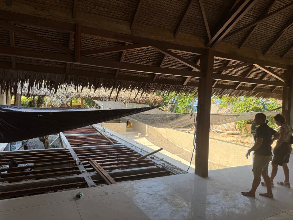 New building in progress at Coral Eye ©️ David Karlin